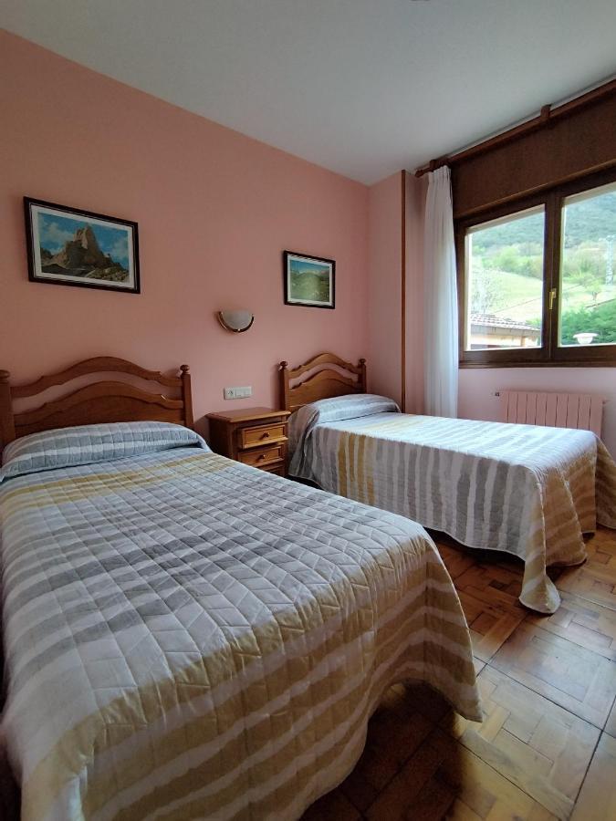 Hostal La Parrilla Mieses Екстериор снимка