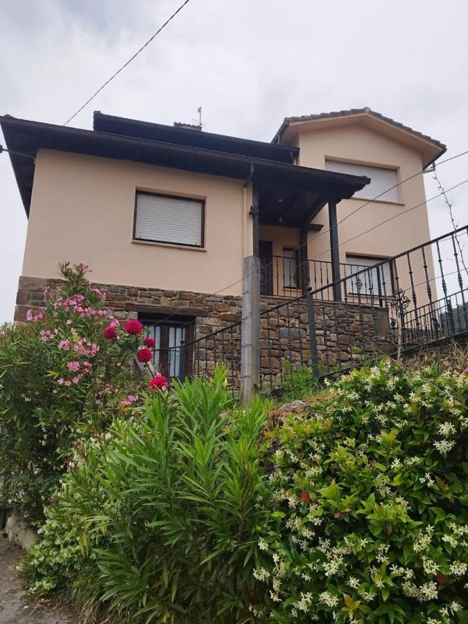 Hostal La Parrilla Mieses Екстериор снимка